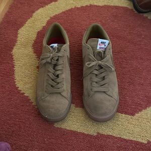 Nike SB Supreme Brown Men’s Shoes Size 9